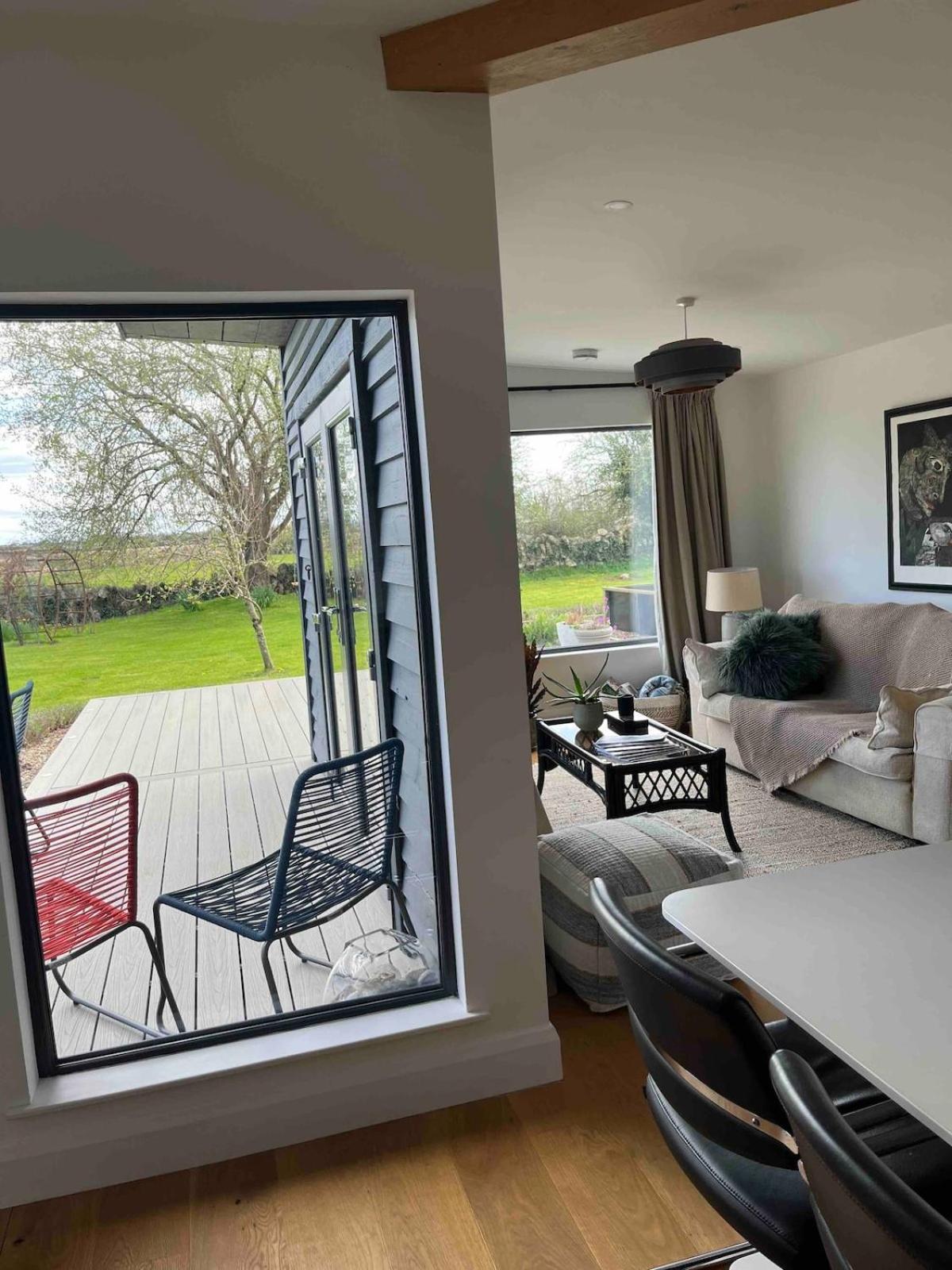 Сasa de vacaciones The Stables Close To Galway And *
